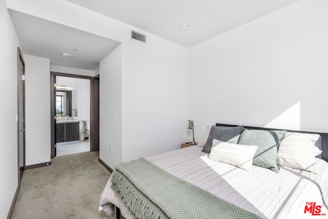 3617 Venice Boulevard, Los Angeles, CA 90019