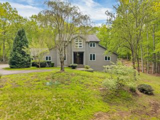 20A Bush Hill Drive, East Lyme, CT 06357
