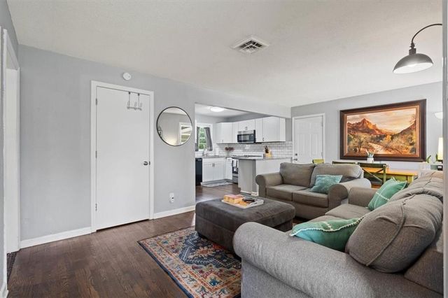 5000 S Crysler Avenue, Independence, MO 64055