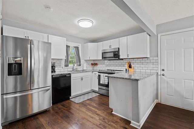 5000 S Crysler Avenue, Independence, MO 64055