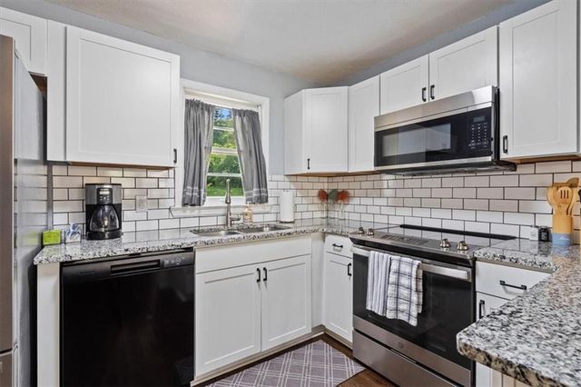 5000 S Crysler Avenue, Independence, MO 64055