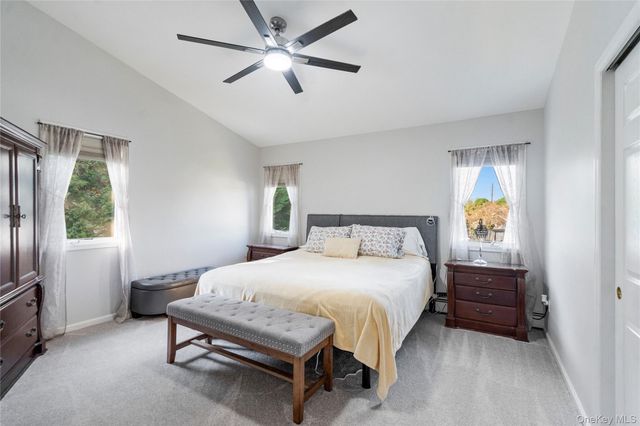 24 Biltmore Avenue Extension, Oakdale, NY 11769