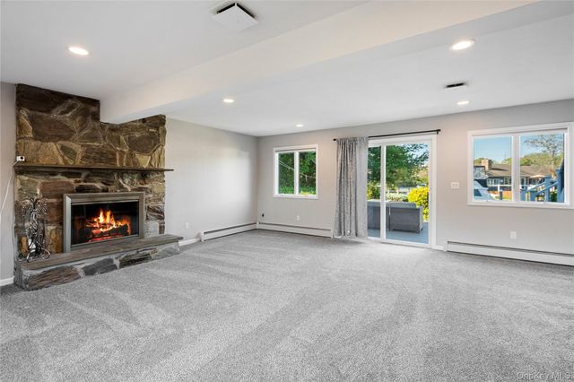 24 Biltmore Avenue Extension, Oakdale, NY 11769