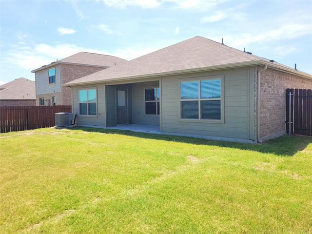 223 Drifter Drive, Newark, TX 76071