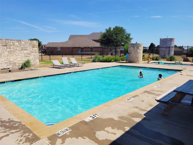 223 Drifter Drive, Newark, TX 76071