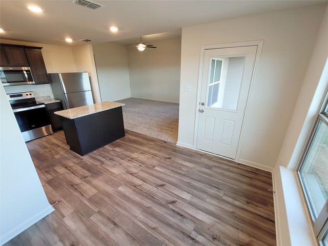 223 Drifter Drive, Newark, TX 76071