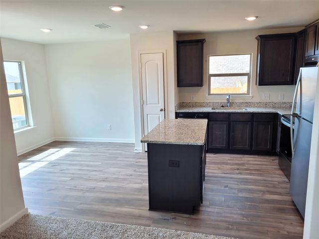 223 Drifter Drive, Newark, TX 76071