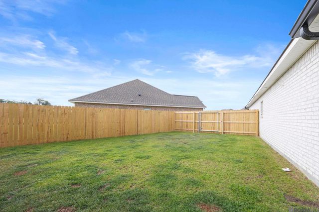 11533 Densmore Dr, Denham Springs, LA 70726