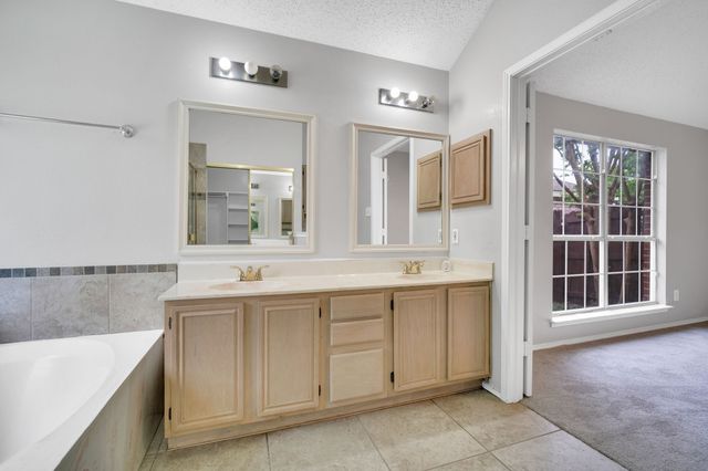 5301 Rio Bravo Drive, Arlington, TX 76017