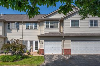2426 Fox River PARKWAY #D, Waukesha, WI 53189