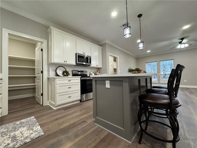 422 SOPHIE Lane, Pineville, LA 71423