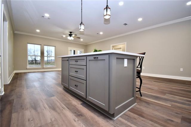 422 SOPHIE Lane, Pineville, LA 71423