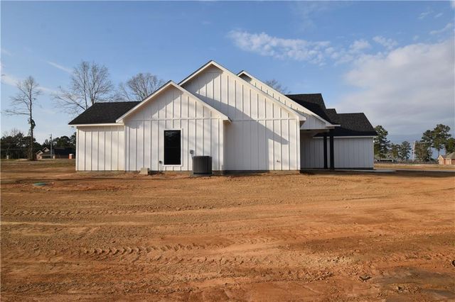 422 SOPHIE Lane, Pineville, LA 71423