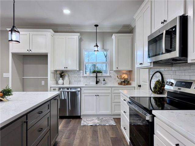 422 SOPHIE Lane, Pineville, LA 71423