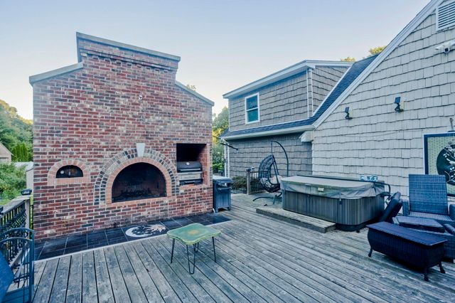 42 Glenn Dr, Wilbraham, MA 01095