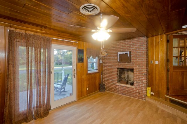 42 Glenn Dr, Wilbraham, MA 01095