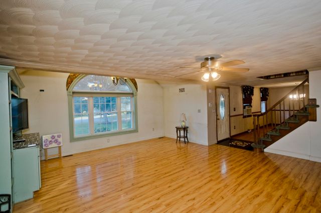42 Glenn Dr, Wilbraham, MA 01095