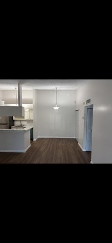 905 NE 199TH Street 204, Miami, FL 33179
