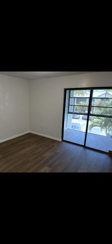 905 NE 199TH Street 204, Miami, FL 33179