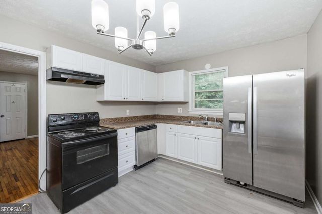 997 Pineglen Drive, Forest Park, GA 30297