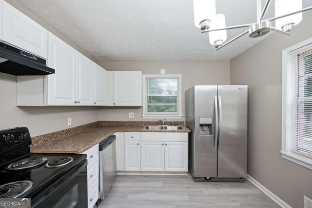 997 Pineglen Drive, Forest Park, GA 30297