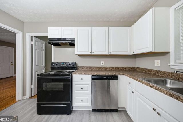 997 Pineglen Drive, Forest Park, GA 30297