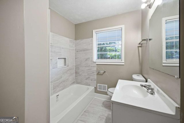 997 Pineglen Drive, Forest Park, GA 30297