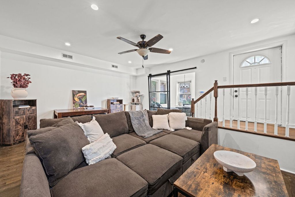 4600 N Saint Louis Avenue GARDEN, Chicago, IL 60625 — photo 4