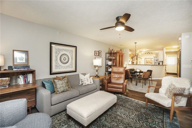 1320 Shadowood Trail, Maineville, OH 45039