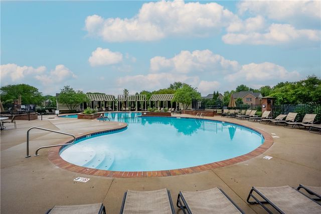 1320 Shadowood Trail, Maineville, OH 45039