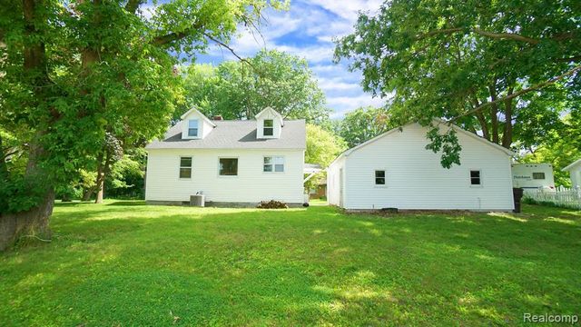 3420 Rivercrest Court, Midland, MI 48640