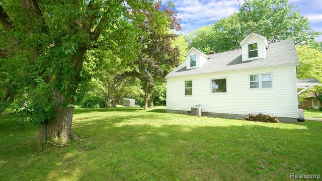 3420 Rivercrest Court, Midland, MI 48640