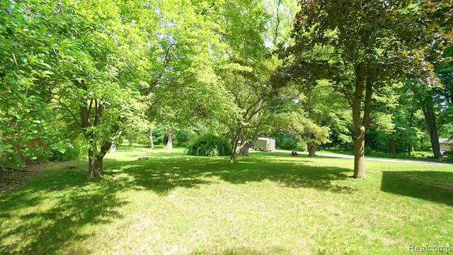 3420 Rivercrest Court, Midland, MI 48640