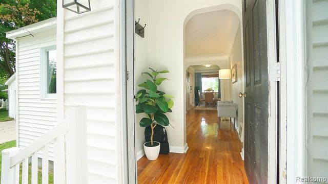 3420 Rivercrest Court, Midland, MI 48640