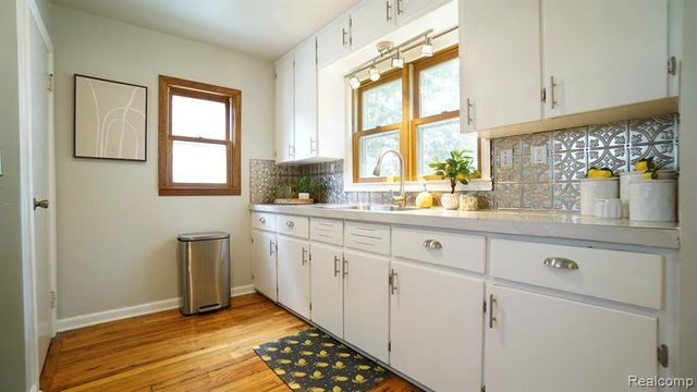 3420 Rivercrest Court, Midland, MI 48640