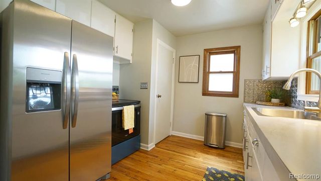 3420 Rivercrest Court, Midland, MI 48640