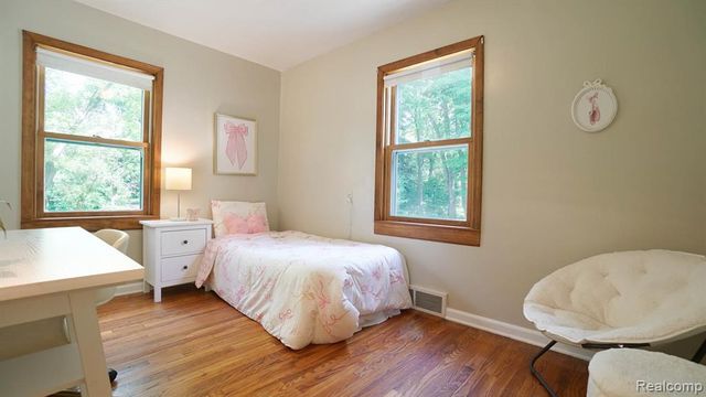 3420 Rivercrest Court, Midland, MI 48640