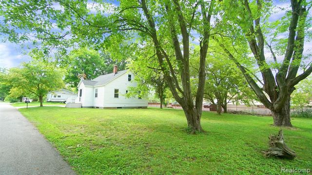 3420 Rivercrest Court, Midland, MI 48640