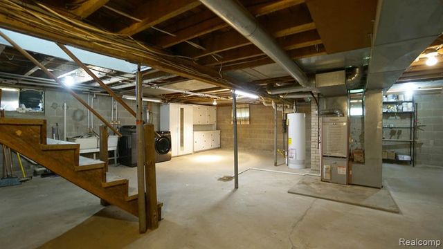 3420 Rivercrest Court, Midland, MI 48640