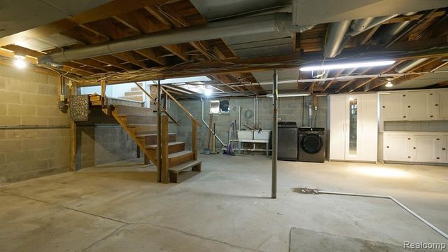 3420 Rivercrest Court, Midland, MI 48640