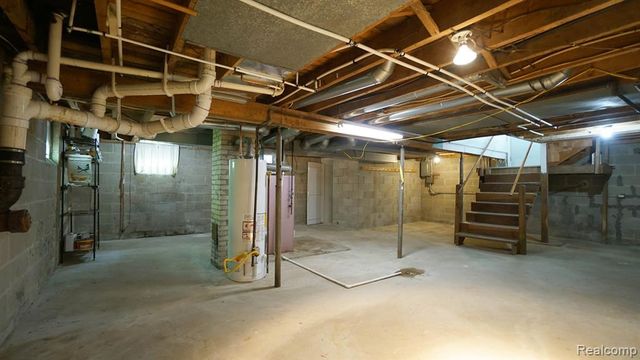3420 Rivercrest Court, Midland, MI 48640
