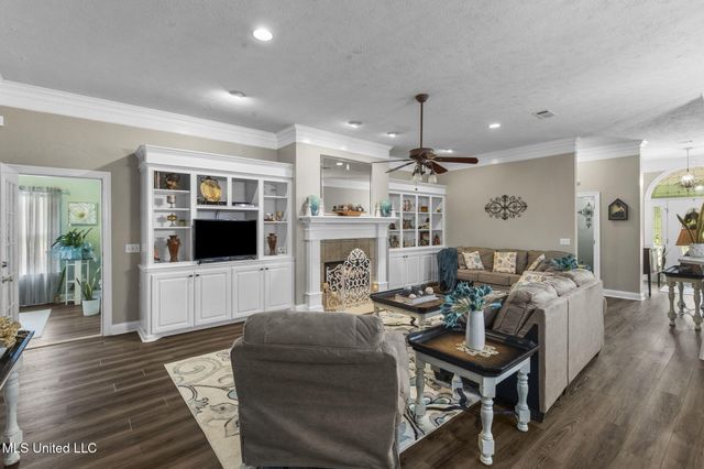 1979 Short Road, Raymond, MS 39154