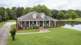 1979 Short Road, Raymond, MS 39154