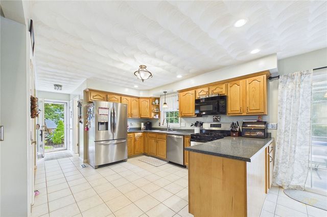 152 Concord Avenue, Cranston, RI 02910