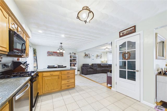 152 Concord Avenue, Cranston, RI 02910