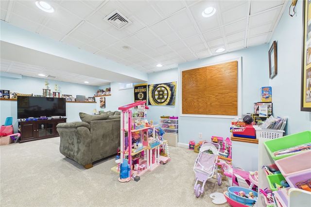 152 Concord Avenue, Cranston, RI 02910