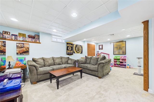 152 Concord Avenue, Cranston, RI 02910