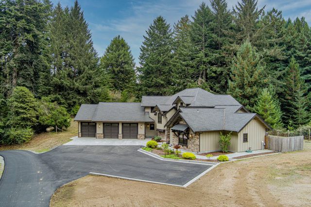 100 Antrim Lane, Bayside South, CA 95524