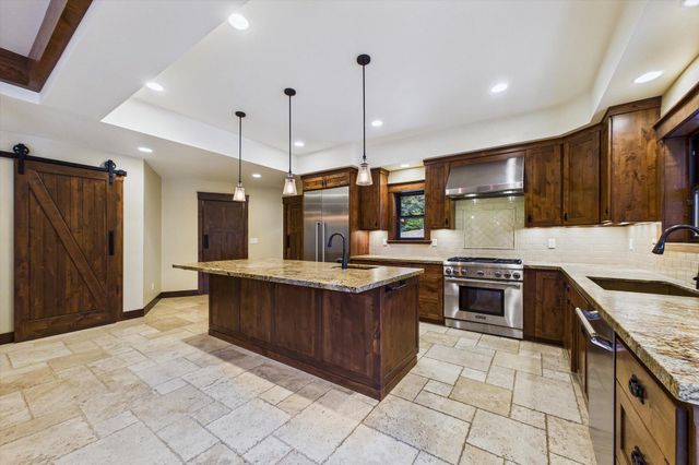 100 Antrim Lane, Bayside South, CA 95524