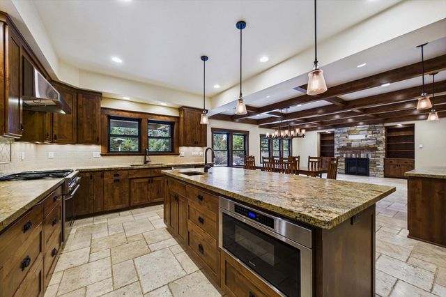 100 Antrim Lane, Bayside South, CA 95524